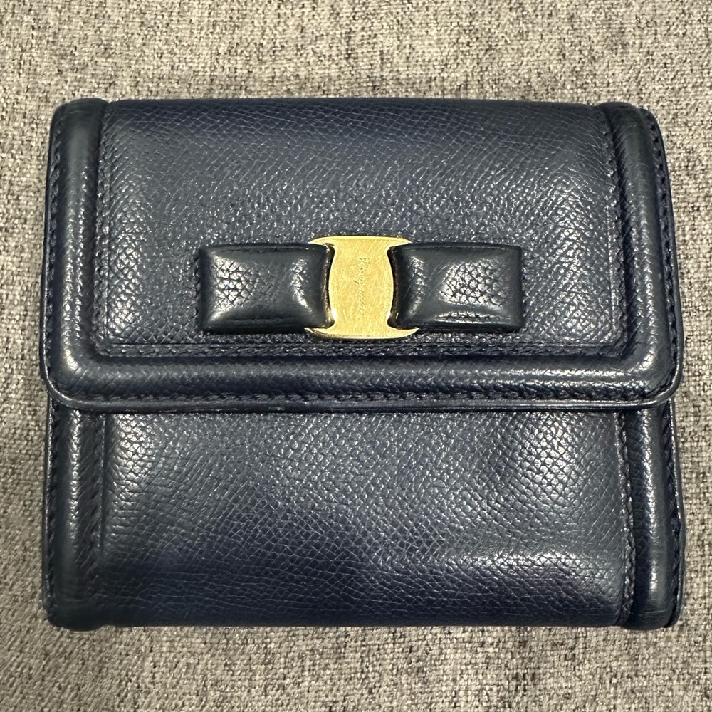 Salvatore Ferragamo Vara Bow Compact Leather Wallet
